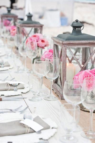 centre de table mariage champetre rose poudré et argent, lanternes en métal argent